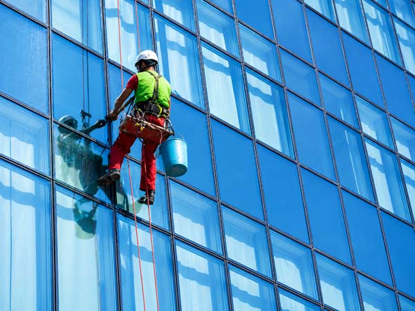 Mantenimiento de fachadas: cómo evitar reparaciones costosas